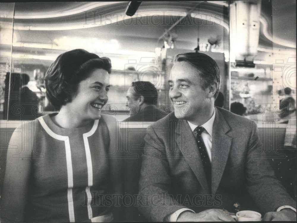 1968 Press Photo R.Sargent Shriver Amb toFrance with Lisette Prince - Historic Images