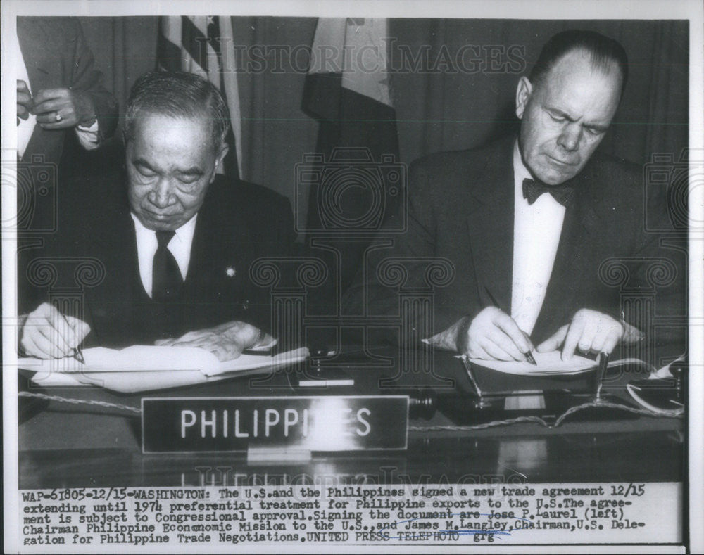 1954 Press Photo US &amp; Philippines Sign Trade Agreement - Historic Images