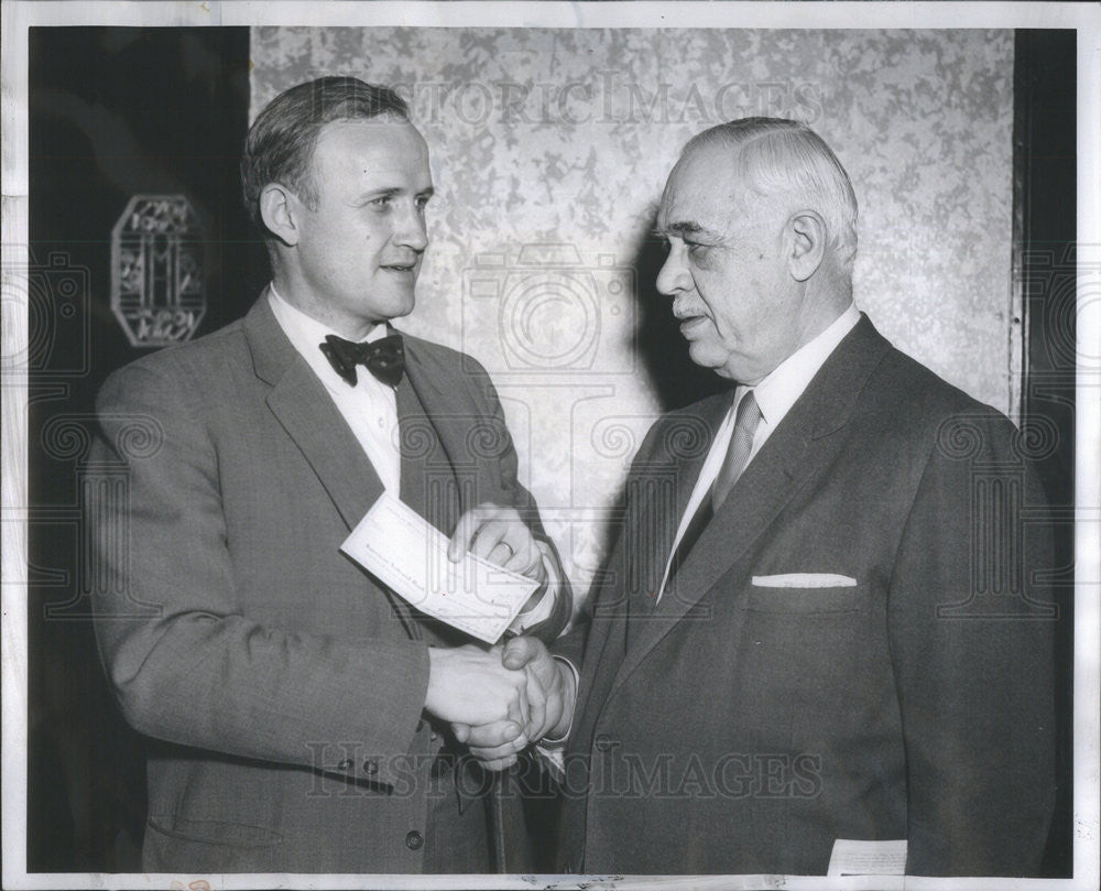 1958 Press Photo Bruce M. Lansdale Salonica Greece Check George Phillips - Historic Images