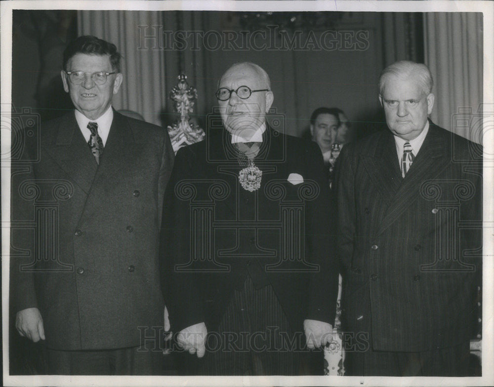 1945 Press Photo Mayors Kelly (Chicago), Lapham (SF) Sir Charles Davis of London - Historic Images