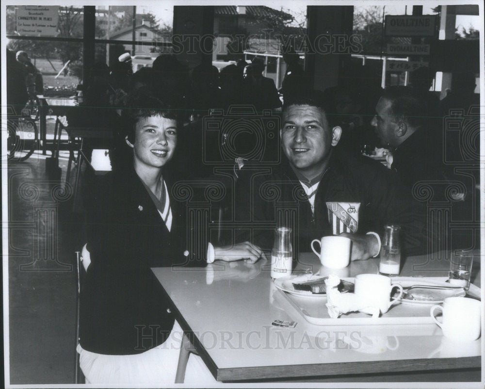 Press Photo Participant for Paralympic Games Marvin Lapicola and wife Phyllis - Historic Images