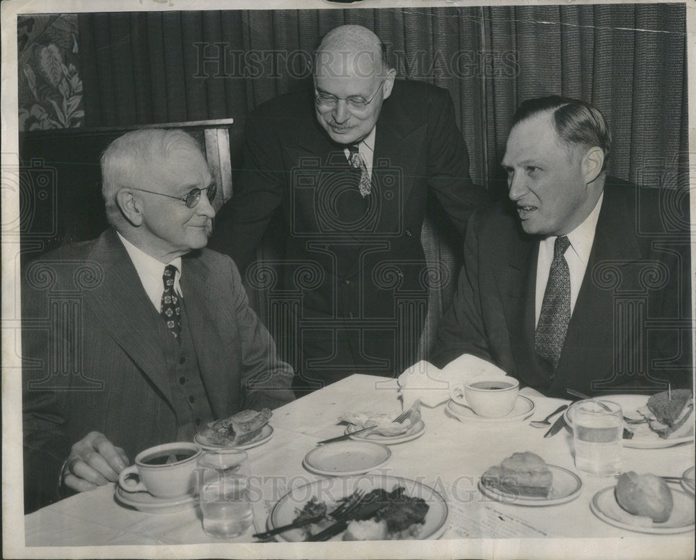 1952 Press Photo dr, John lapp pres Of city club dr. Rudolph dreikurs Dr. sammue - Historic Images