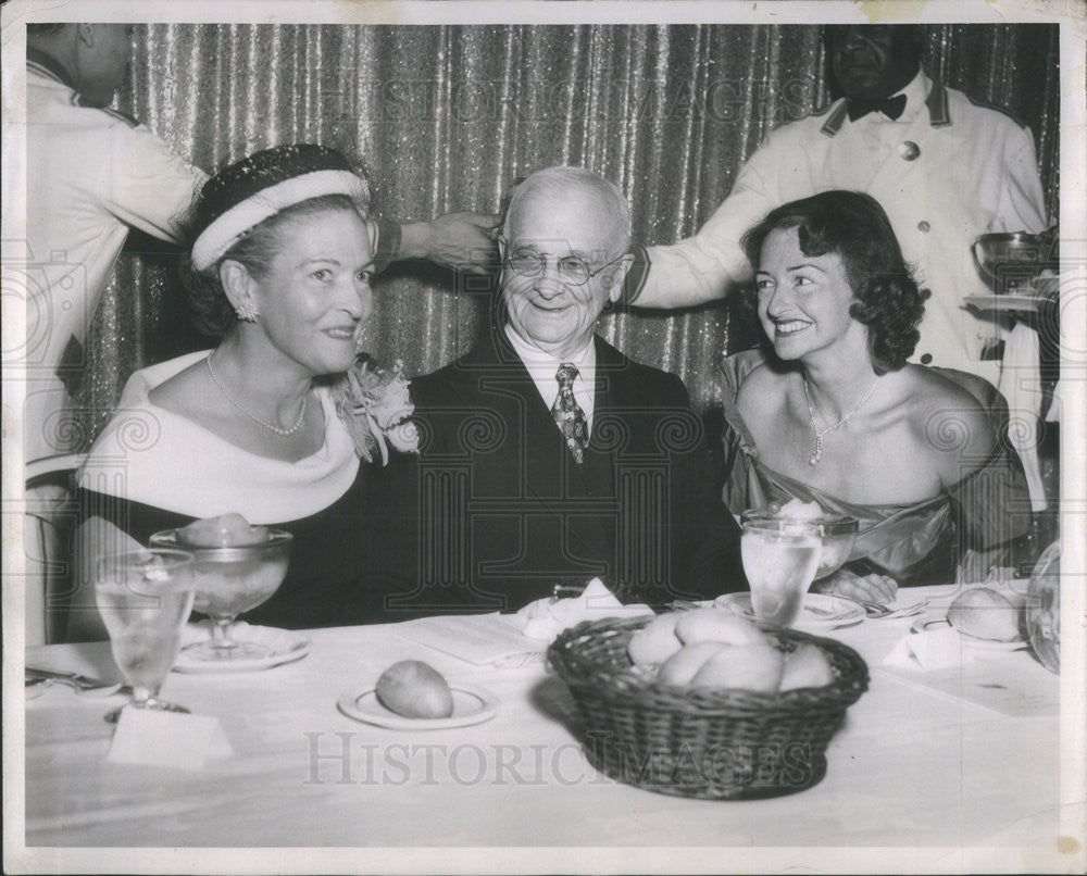 1951 Press Photo Mrs david hess Dr. john A lapp mrs Frank JOhnson - Historic Images