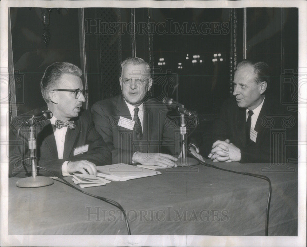 1962 Press Photo Prof. Norman Burns Walter Langsam president University - Historic Images