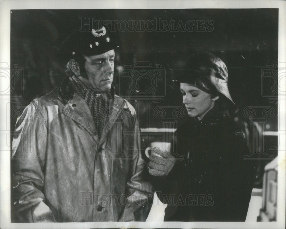 1954 Press Photo Paul Langton and Sally Brophy in Cavalcade Of America - Historic Images