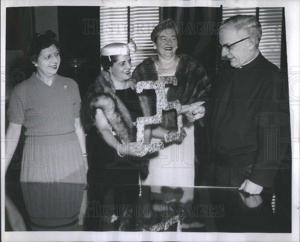 1960 Press Photo Mrs. Nicholas La Porte Jubilee Party St. Ignatius High School - Historic Images