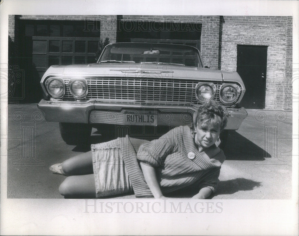 1988 Press Photo Jackie Tinker 1963 Chevy Impala Super Sport Buisnesswoman - Historic Images