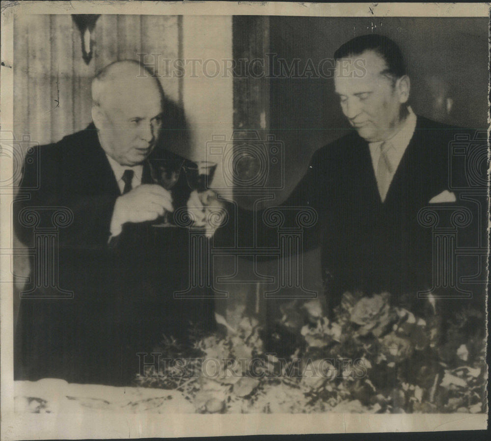 1955 Press Photo Nikita Khrushchev And Marshal Tito Toast One Another-Belgrade - Historic Images