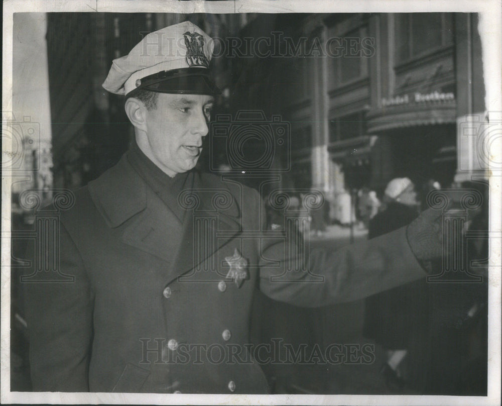 1954 Press Photo Officer John Long - Historic Images