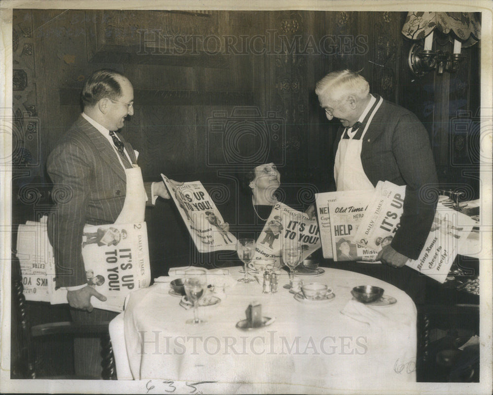 1939 Press Photo Doctor G. Bakower General A.F. Lorenzen Sell Newspapers Sara - Historic Images