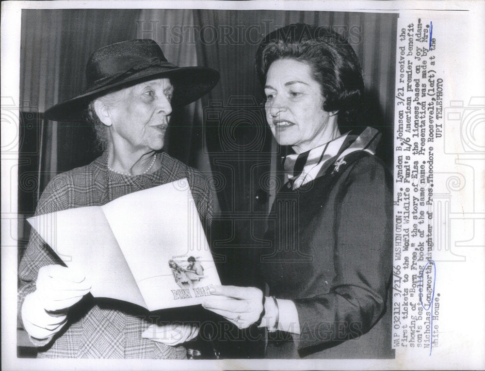 1966 Press Photo Joy Adamson and Mrs N Longworth - Historic Images