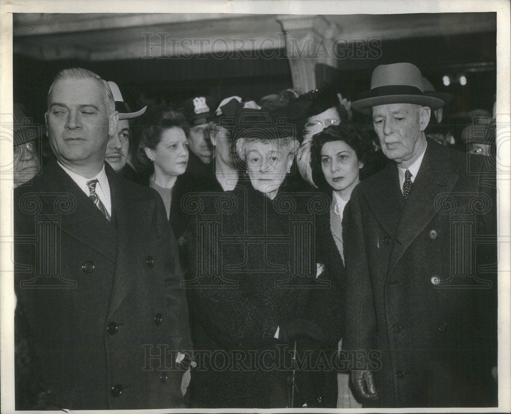 1944 Press Photo Mrs. Wm. Nelson Pelouze, sister of Ex Mayor Wm. Thompson - Historic Images