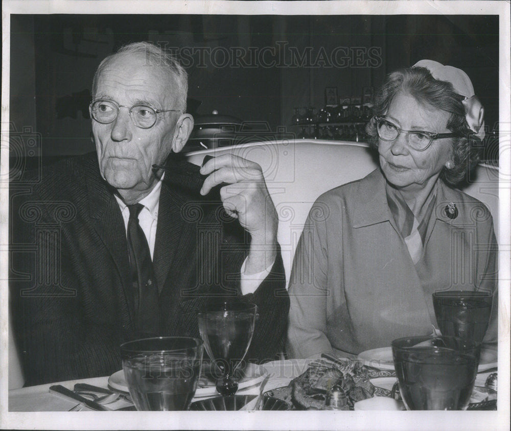 1961 Press Photo Dr &amp; Mrs Joseph Peck Interviewed by Bill Braden - Historic Images