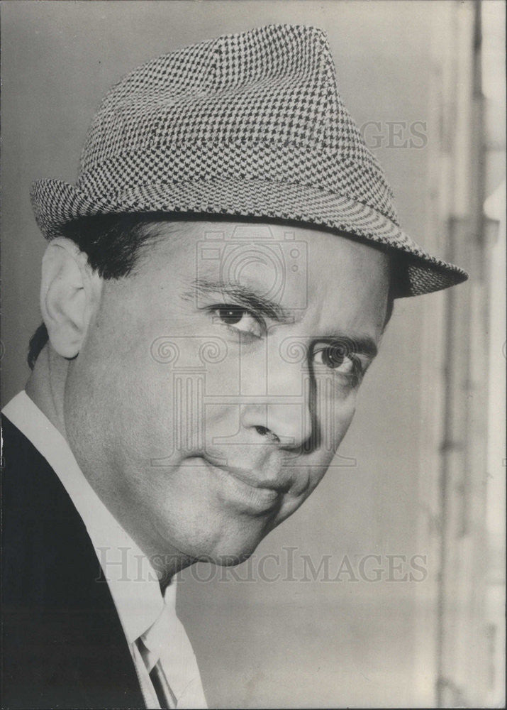 1966 Press Photo Entertainer Carlos Ortero - Historic Images