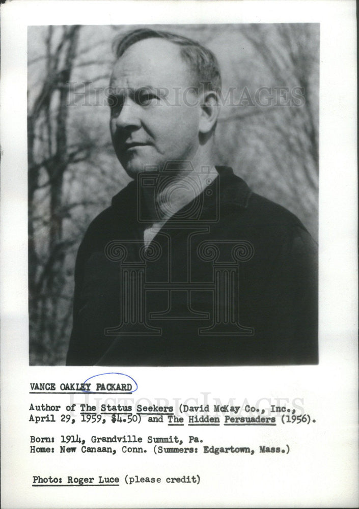 1960 Press Photo &quot;The Status Seekers&quot; Author Vance Oakley Packard - Historic Images