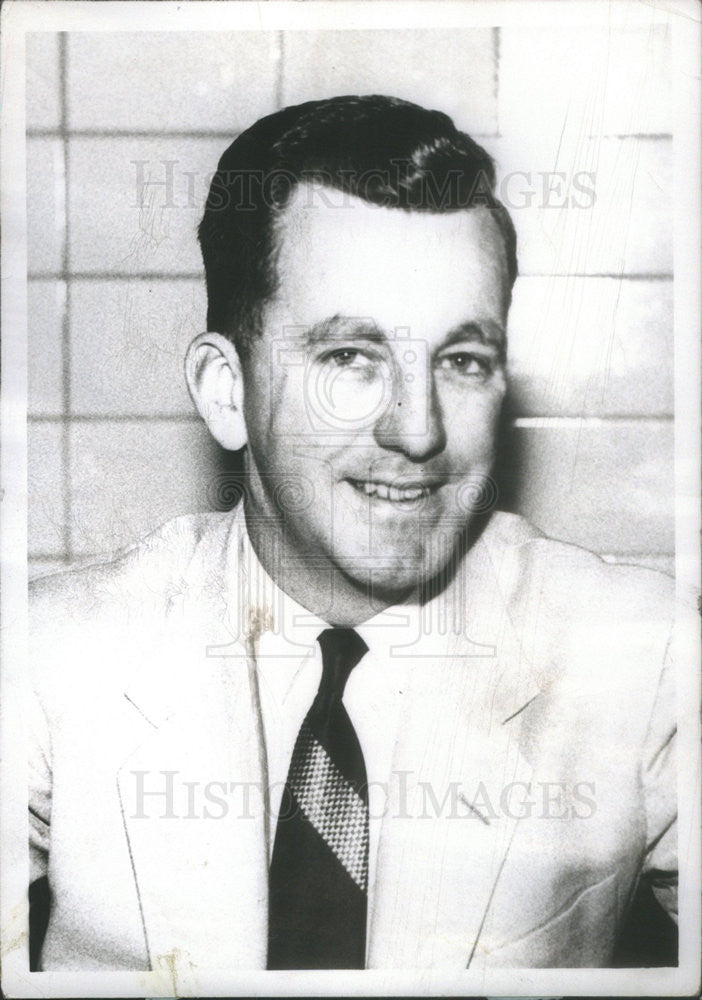 1958 Press Photo Bernie Lynch District 5 Central AAU Tournament Director - Historic Images