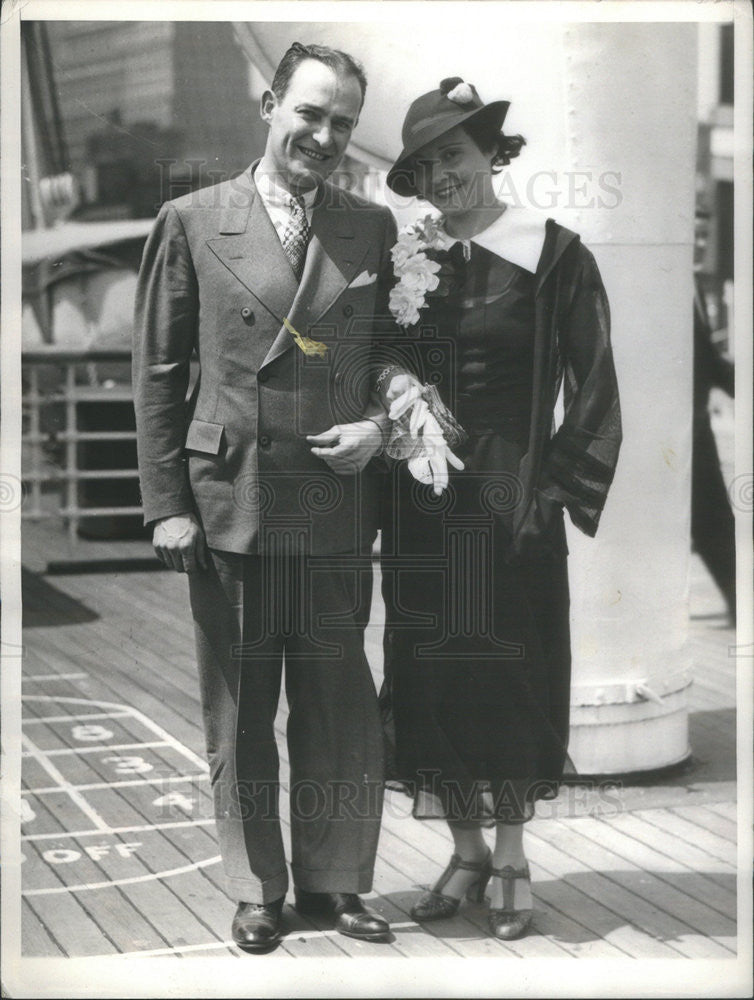 1935 Press Photo H. Wallace Caldwell Bride Countess Ogla Albani Radio Singer - Historic Images