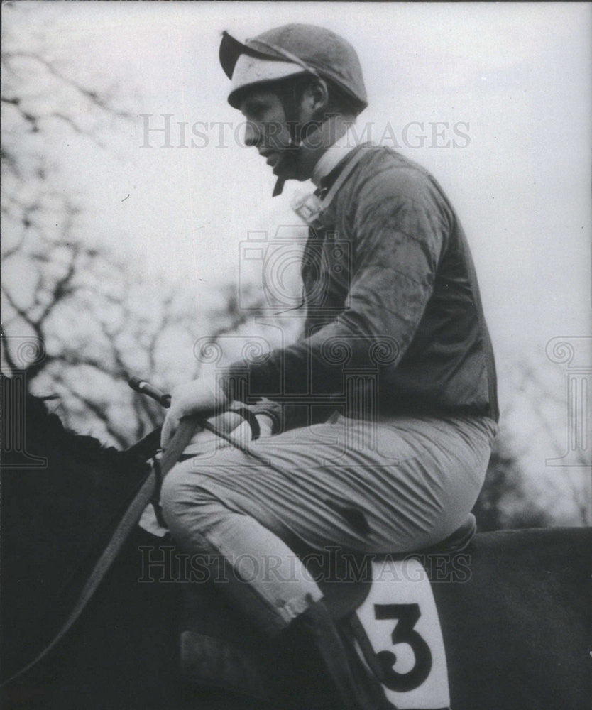 1963 Press Photo Air William Piggot Brown Leading Amateur Rider Chepstow Races - Historic Images