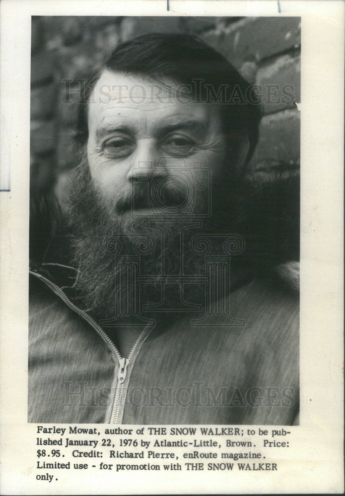 1976 Press Photo Farley Mowat Author of &quot;The Snow Walker&quot; - Historic Images