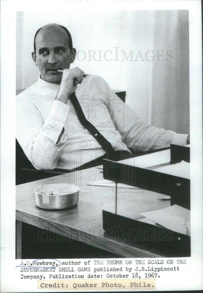 1968 Press Photo A.Q.Mowbray Author of The Thumb on the Scale or the Supermarket - Historic Images