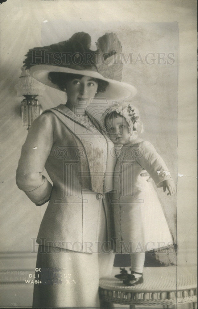 Press Photo E.B. Mclan and her baby - Historic Images