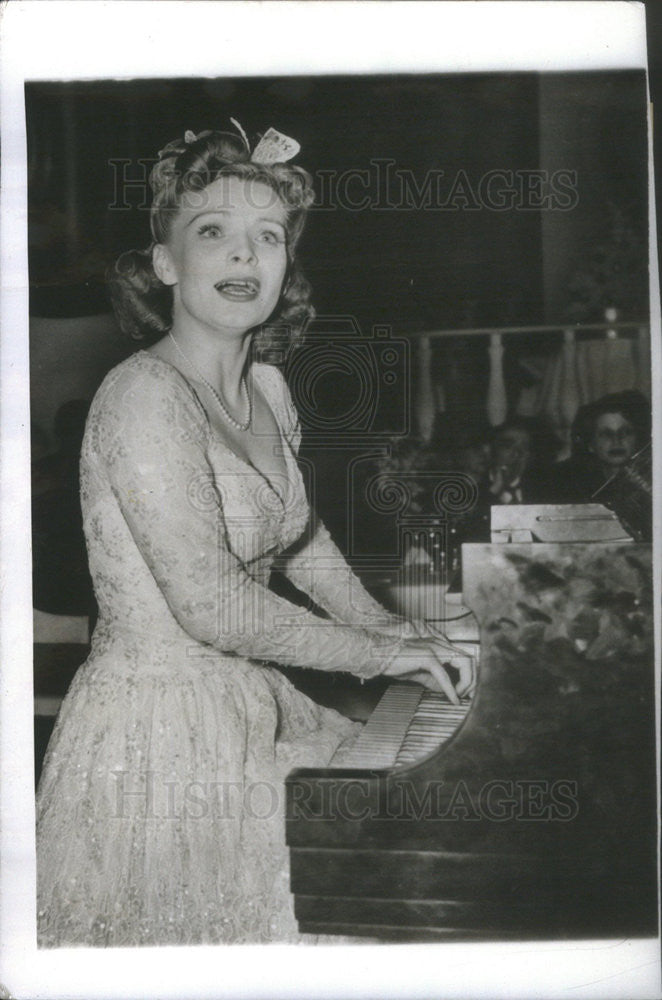 1943 Press Photo Jane Pickens Broadway, Television And Radio Singer Performing - Historic Images