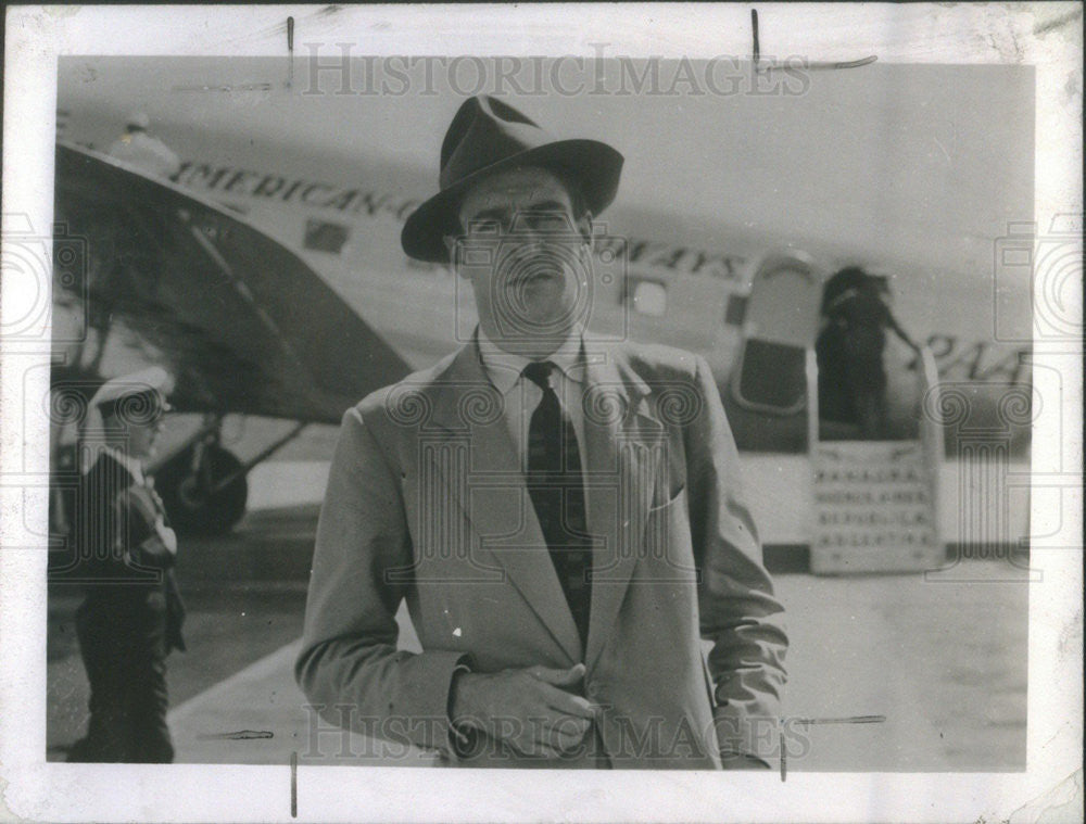 1948 Press Photo Noel F Busch Fallen Sun Author - Historic Images