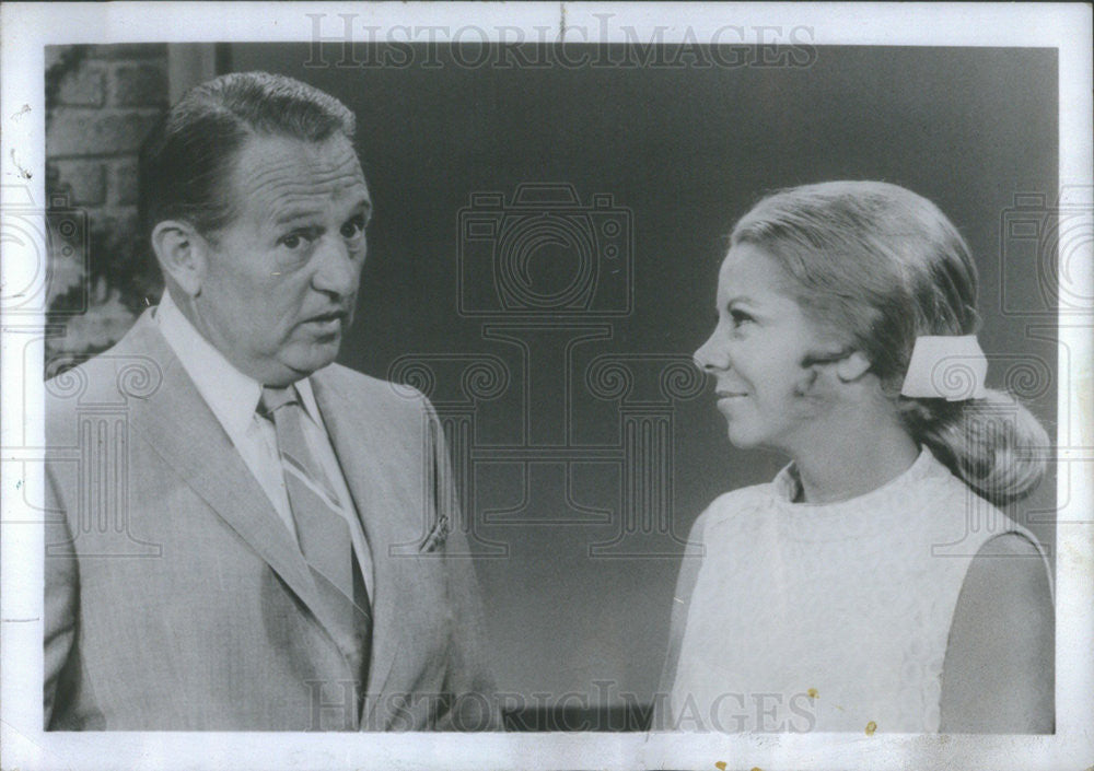 1968 Press Photo Joyce Haber Discusses Sex In The Movies With Art Linkletter - Historic Images