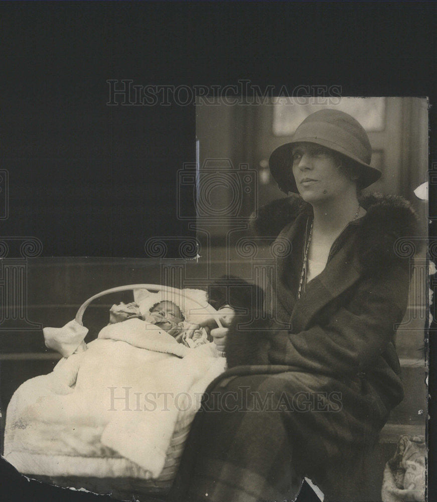 1930 Press Photo Mrs. Nicholas Longworth and daughter. - Historic Images