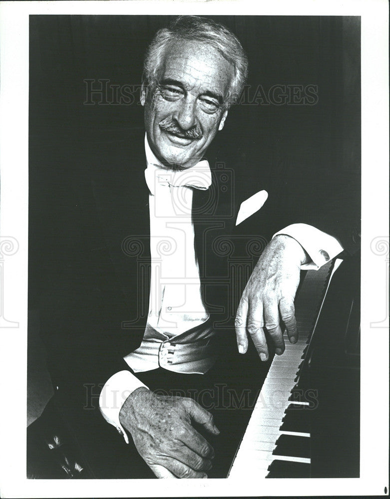 Undated Press Photo Victor Borge Danish Pianist Conductor Musician - Historic Images