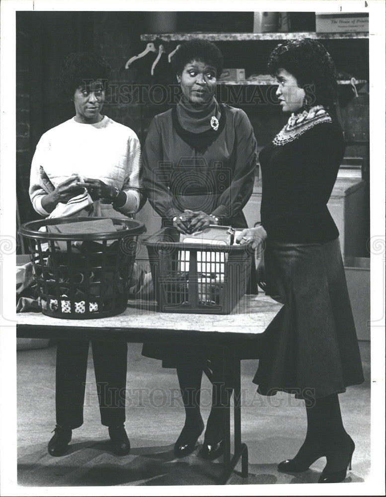 1986 Press Photo Alaina Reed, Jackee Harry, Marla Gibbs, &quot;Bed of Roses&quot; - Historic Images