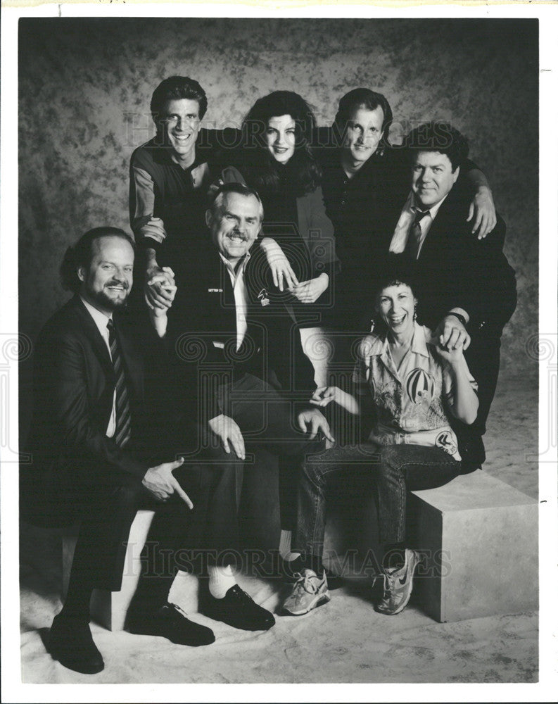 1993 Press Photo The Cast of &quot;Cheers&quot; After 11 Years is Going Off the Air - Historic Images