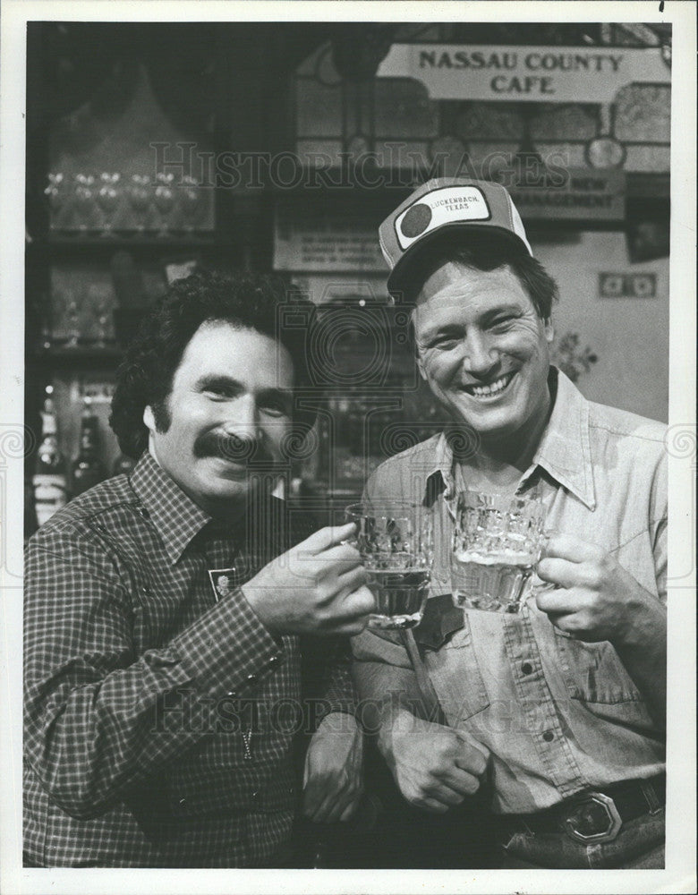 1981 Press Photo Gabe Kaplan and Guich Koock in &quot;Lewis and Clark&quot; - Historic Images