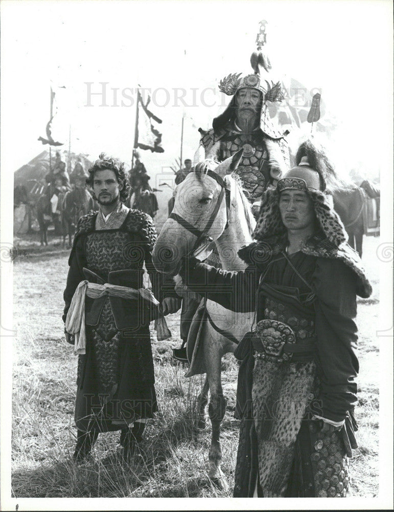 1982 Press Photo Marco Polo with Kublai Khan - Historic Images