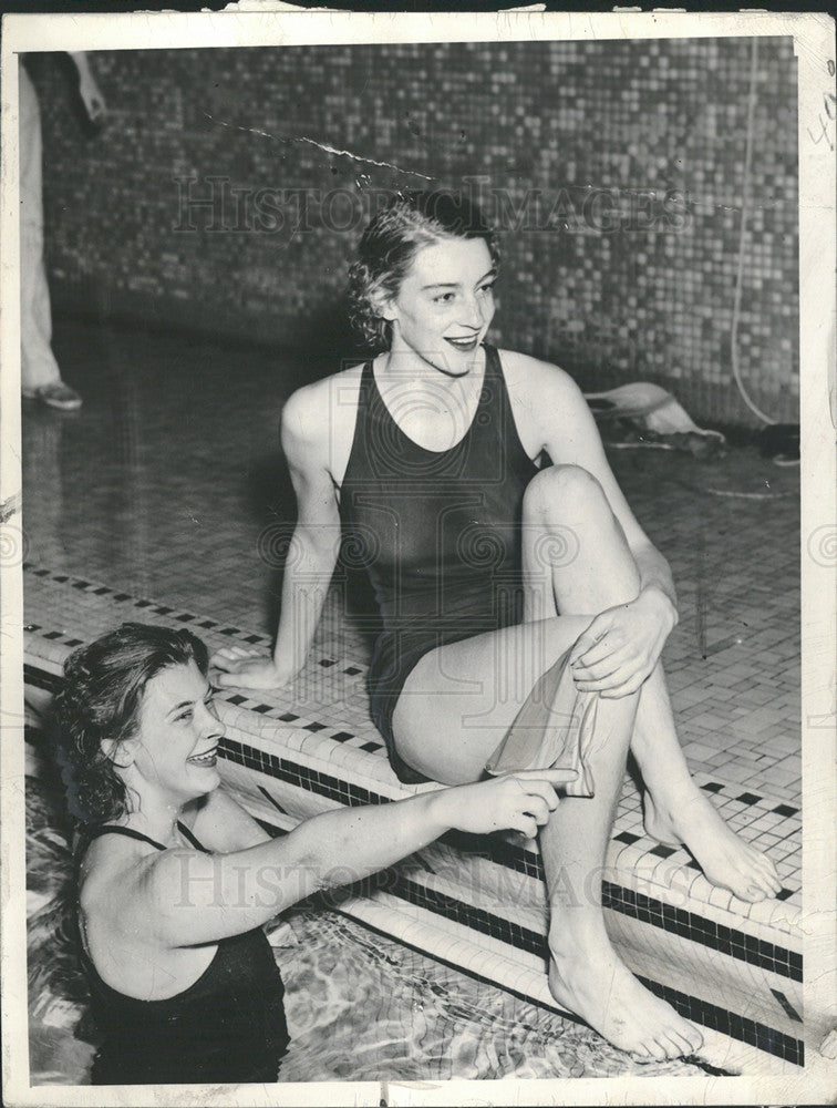 1940 Press Photo Patricia Grojean Ruth Howarth Boston Swimming Association - Historic Images