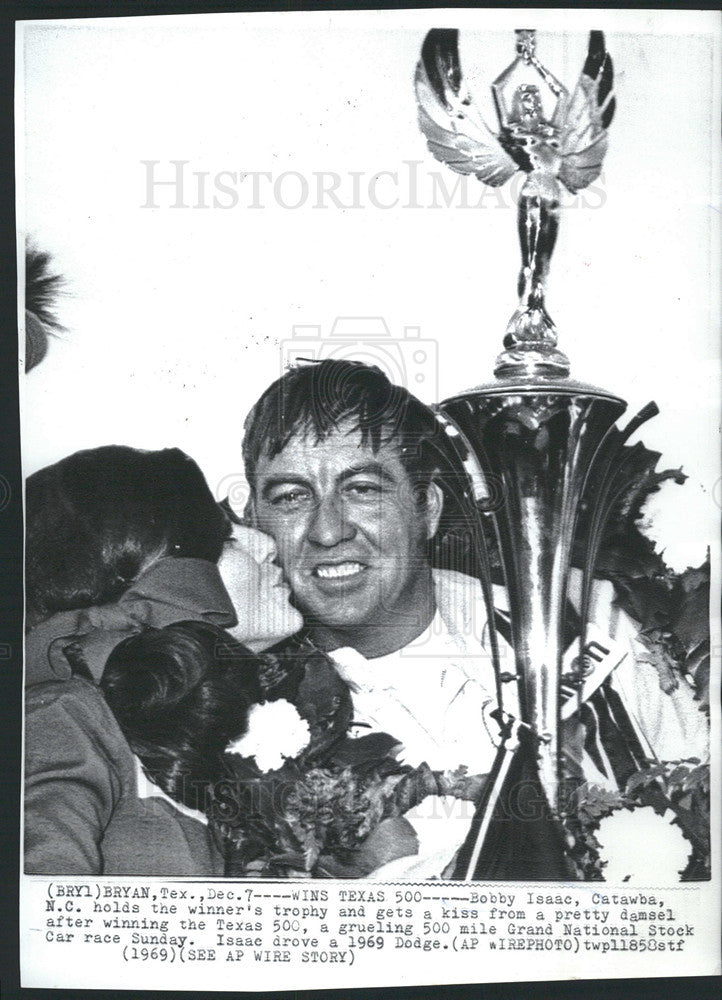 1969 Press Photo Bobby Isaac Wins Texas 500 Grand National Stock Car Race - Historic Images