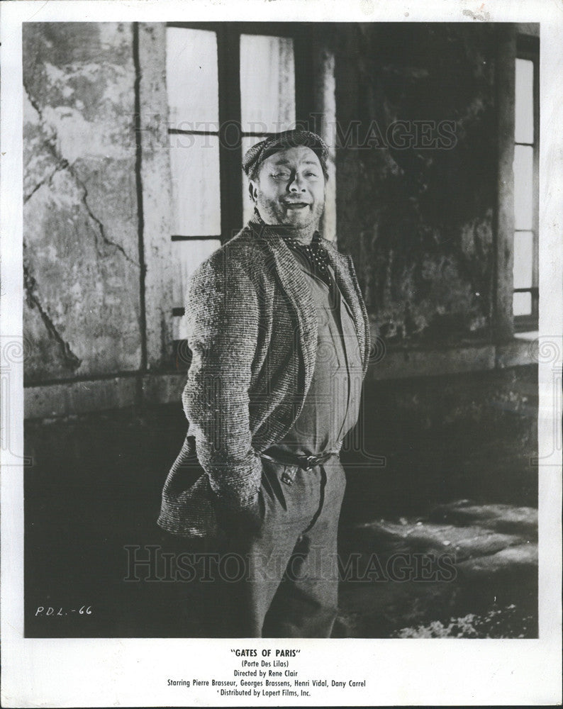 1958 Press Photo French Comedian Pierre Brasseur stars  in "Gates of paris" - Historic Images