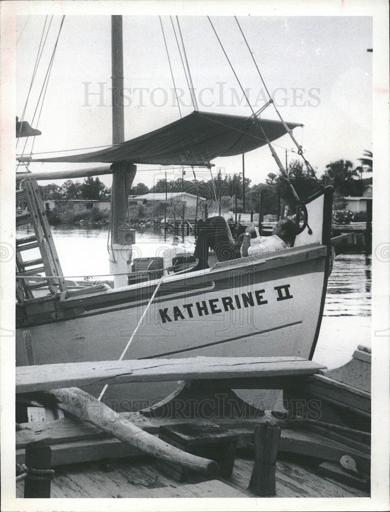 1967 Press Photo Joe Nelson on bow Katherine II - Historic Images