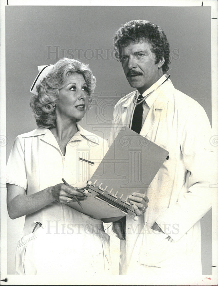 1980 Press Photo Michael Learned &amp; Robert Reed in CBS&#39;s &quot;Nurse&quot; - Historic Images