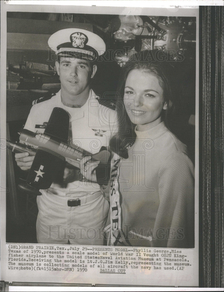 1970 Press Photo Miss Texas 1970, Phyllis George, With Navy Lt. J.G. Jim Kelly - Historic Images