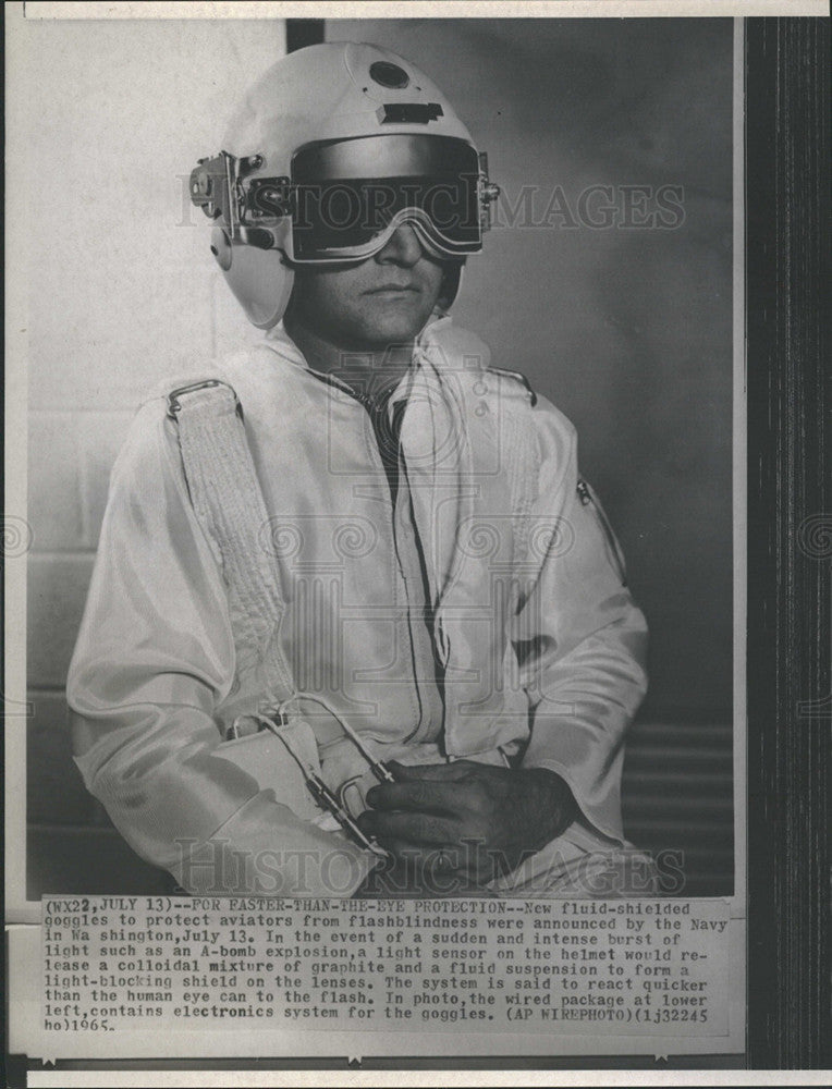 1965 Press Photo New Fluid-Shielded Goggles for Flashblindness Protection - Historic Images