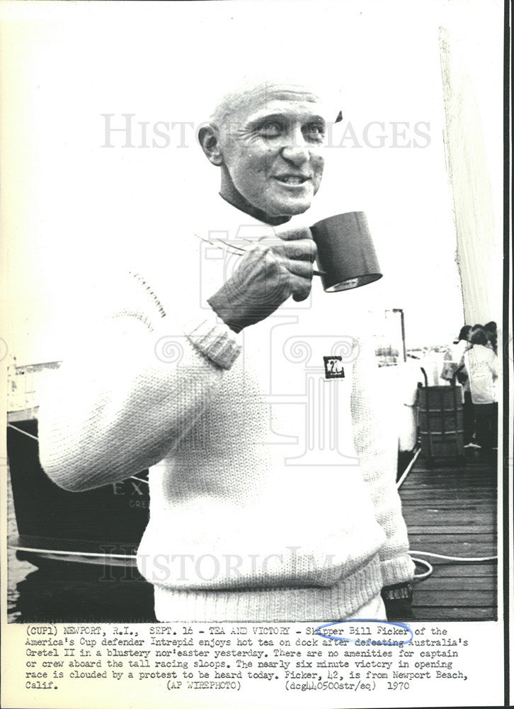 1970 Press Photo Skipper Bill Ficker Of America&#39;s Cup Defender Intrepid, Newport - Historic Images