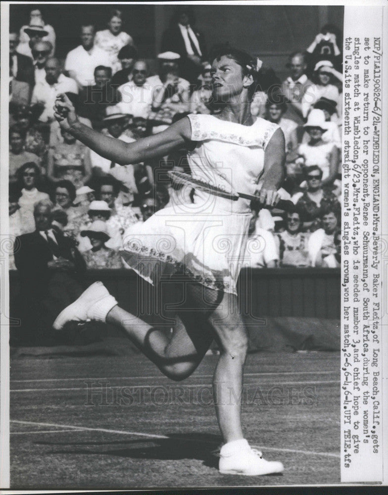 1956 Press Photo Beverly Baker Fleitz Returns To Renee Schuurman Of S Africa - Historic Images