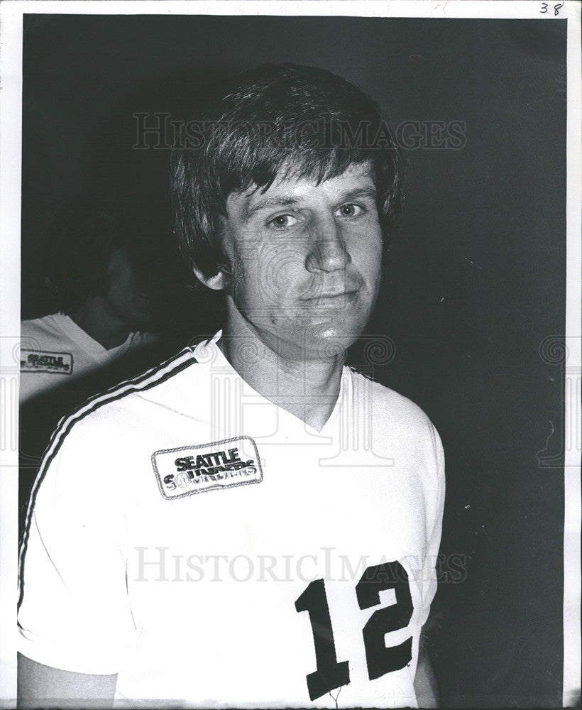 1976 Press Photo Australian Gordon Wallace Joins Glasgow Rangers - Historic Images