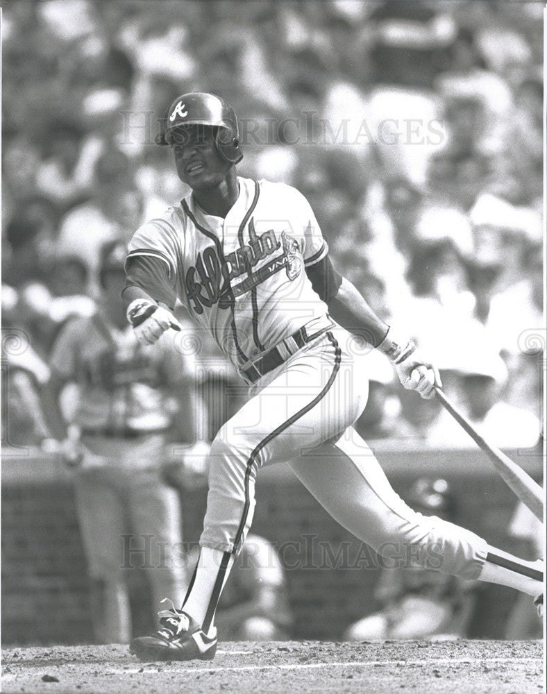 1989 Press Photo Andres Thomas Running TO First After Hitting Ball - Historic Images