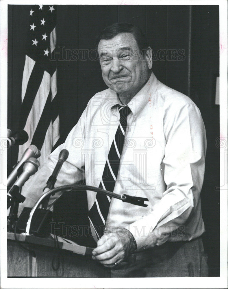 1992 Press Photo Rep Dan Rostenkowski Denies Wrongdoing in House Post Office - Historic Images