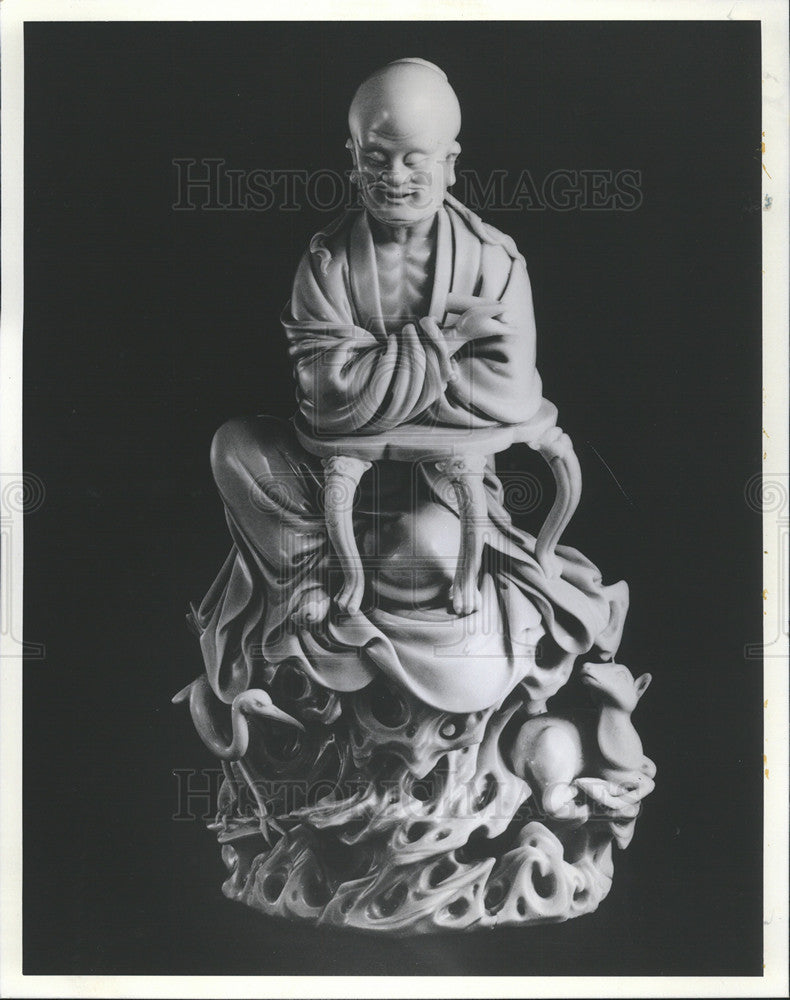 1982 Press Photo Old Man Crane Deer Ming Dynasty Porcelain Palace Museum Peking - Historic Images