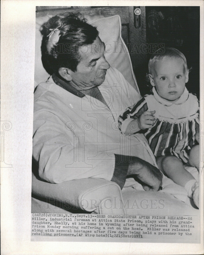 1971 Press Photo Ed Miller Foreman Attica State Prison &amp; Granddaughter Shelly - Historic Images