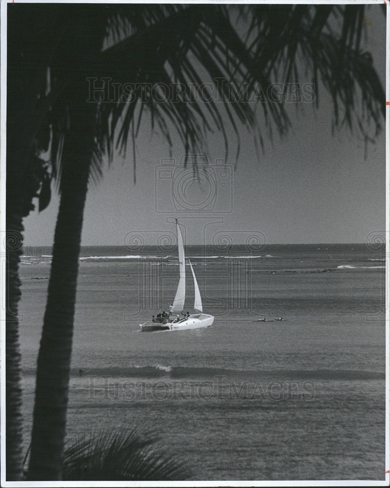 1974 Press Photo Sailboat in Hawaiian Waters - Historic Images