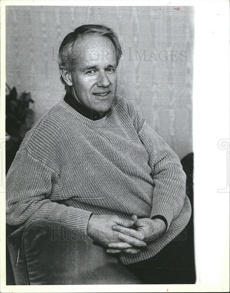 1988 Press Photo Actor Mike Ferrell &quot;Life Since MASH: An Exchange Of Ideas&quot; - Historic Images